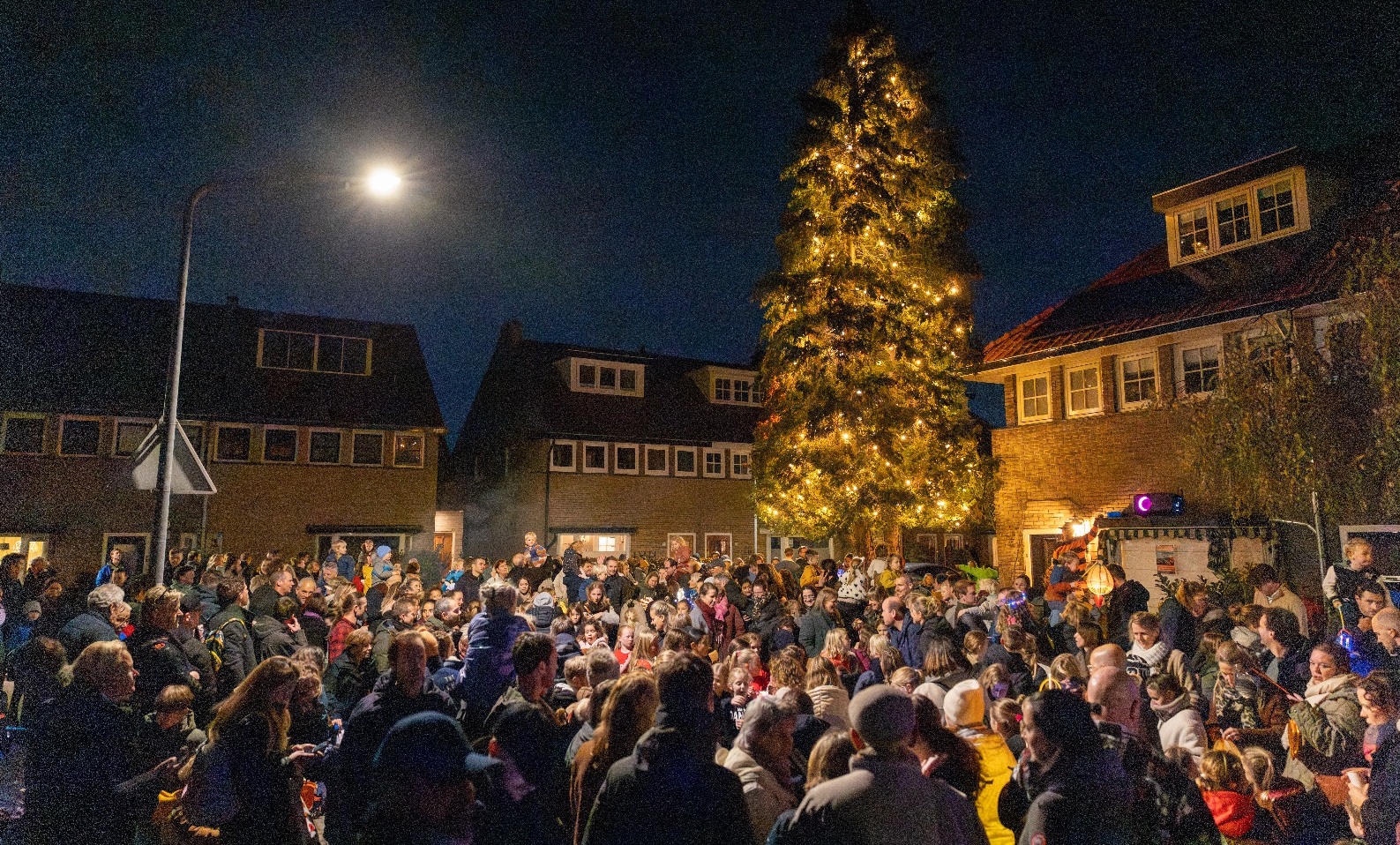Bezoekers bij het Sint-Maartenfeest